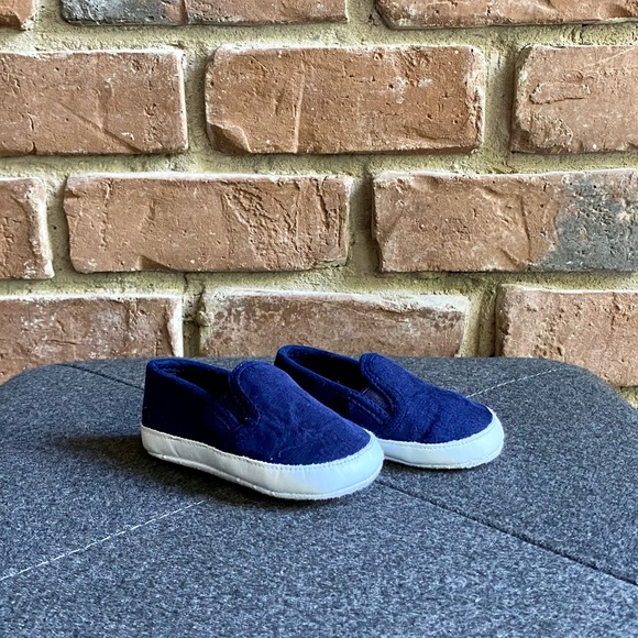 *Free with Purchase* 6-12M Old Navy Blue Slip-on Crib Shoes - Picture 2 of 6